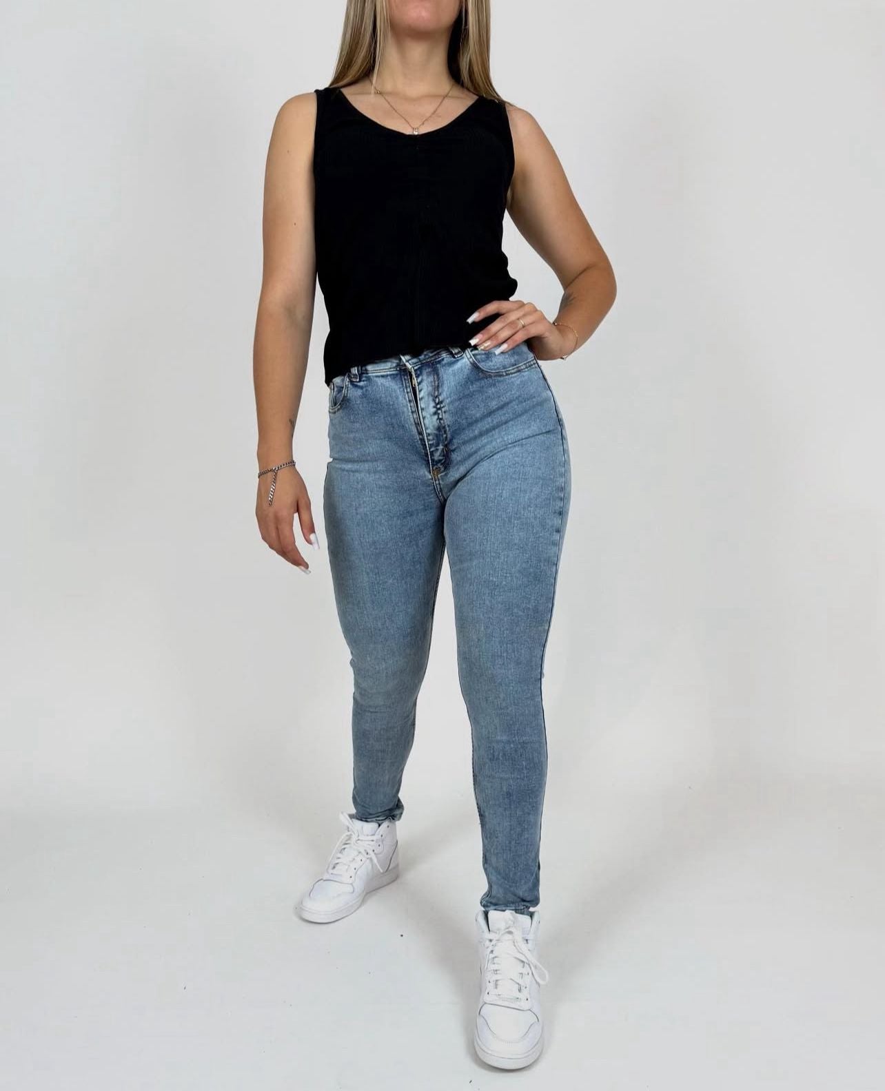SKINNY NOVA