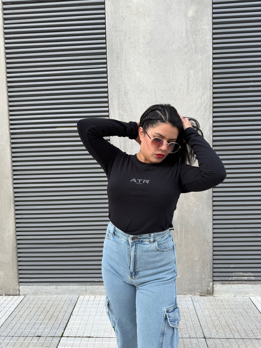 Remera negra